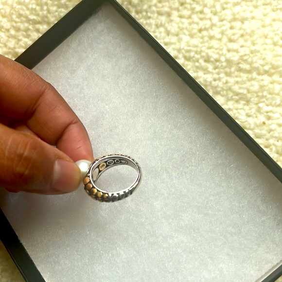 Like new John Hardy Women's White Dot Gold & Silver Pearl Ring - Picture 5 of 6